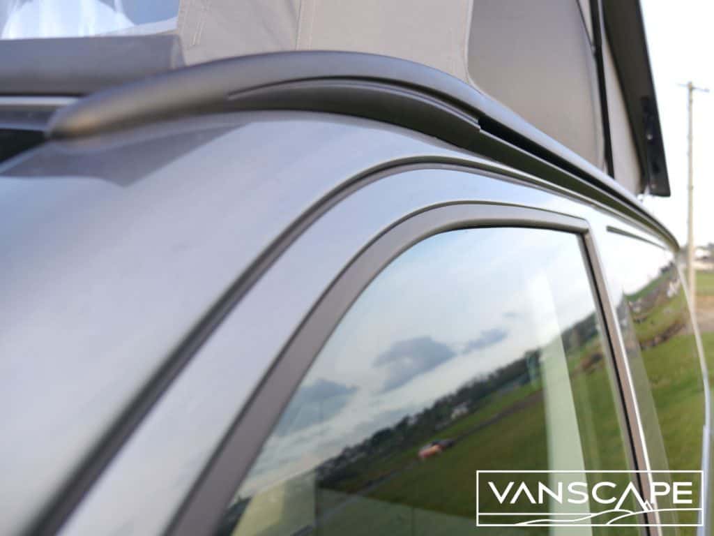 Awning rail front